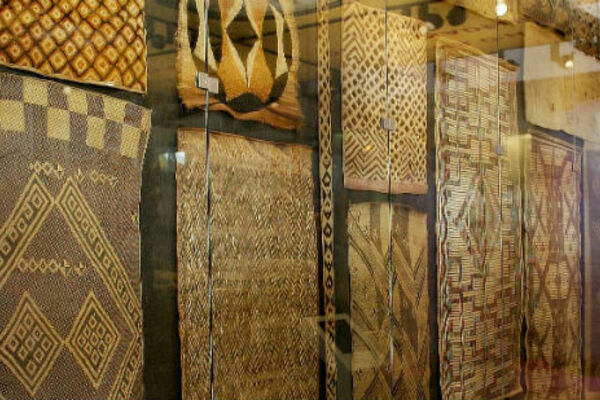 Världsstickcafé: Raffiatextilier