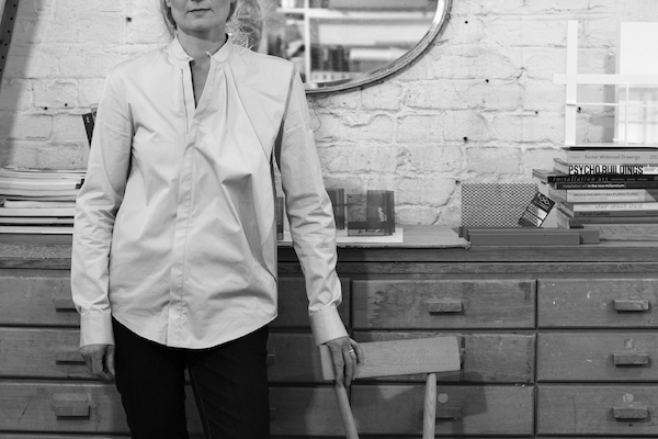 Gitta Gschwendtner - Unmaking democratic design 1