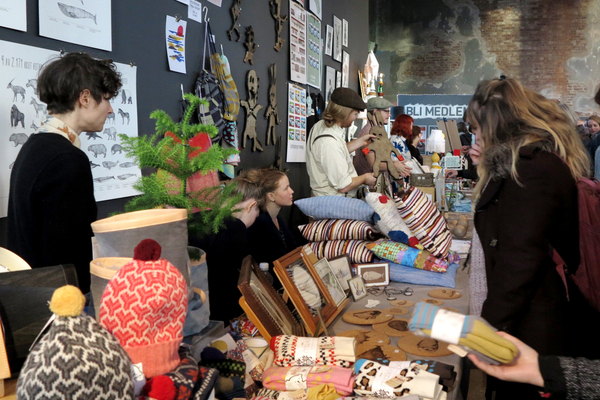 Julmarknad för design och konsthantverk  på Röda Sten Konsthall  9/12 – 11/12 2016