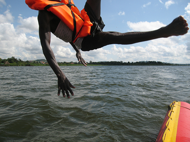 Flytväst för ugandiska fiskare utvecklad av Design utan gränser. Foto: Sam Russell