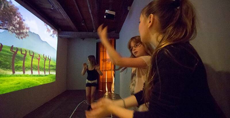 Upplev en interaktiv tidsresa och motion capture